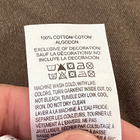 Size Medium Lucky Brand Men's Yellowstone Never Drink And Ride A Buffalo Tee - Picture 4 of 4